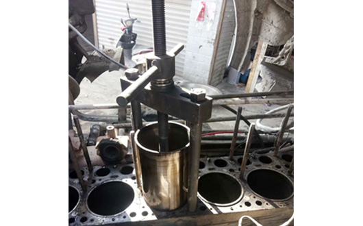 郑师傅反馈田中卡车维修工具设备--缸套拔出器使用图片