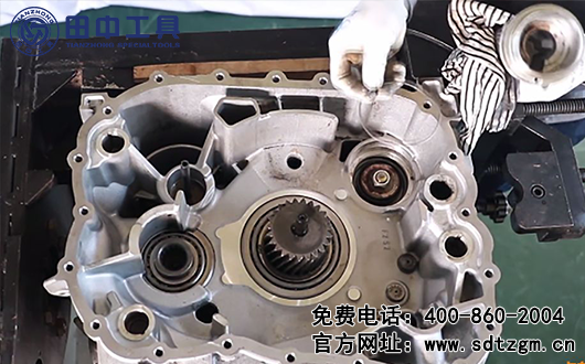 ZF16档变速器拆卸，ZF变速箱维修工具