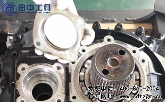 ZF16档变速器拆卸，ZF变速箱维修工具