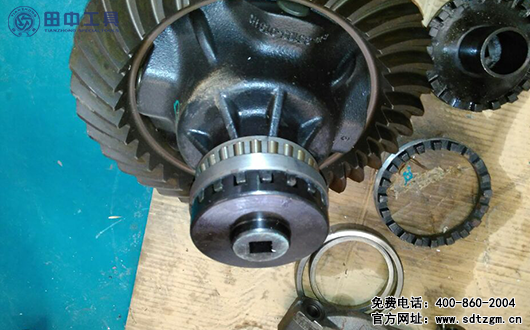 TZ402301中后桥差速器调整螺母扳手（输入端左侧）